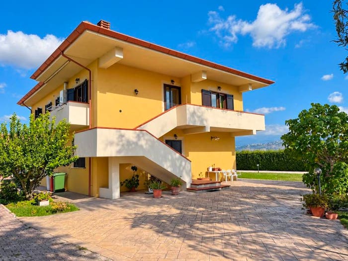 Casa quadrilocale in vendita in Via Migliara, Pontinia