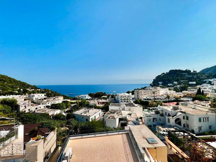 Appartamento con 6 locali in vendita in via Sopramonte, Centro, Capri