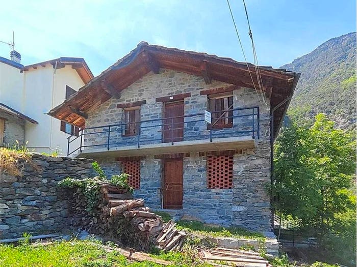 Casa quadrilocale in vendita in località capoluogo, Champdepraz