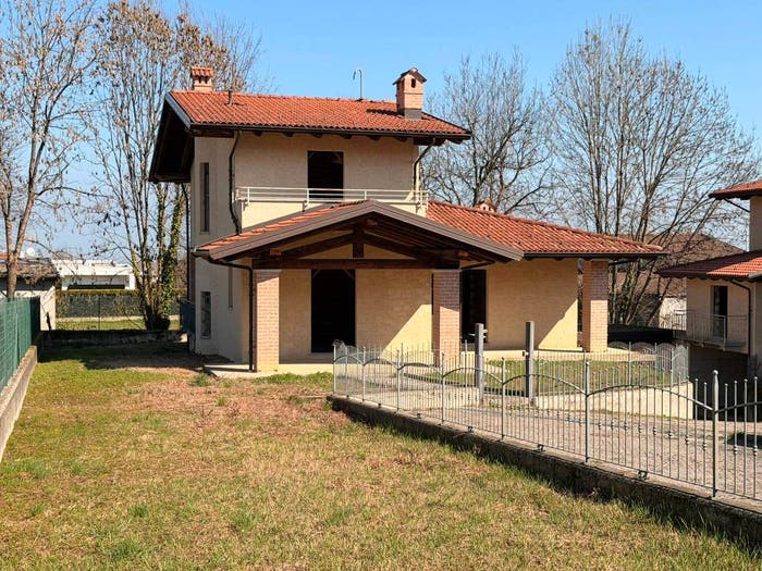 Casa con 6 locali in vendita in Via Provvidenza, Centro, Peveragno