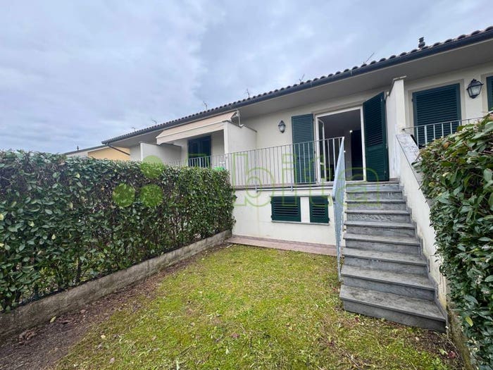 Casa quadrilocale in vendita in Strada Provinciale di Sant'Alessio, Sant'Alessio Carignano, Lucca