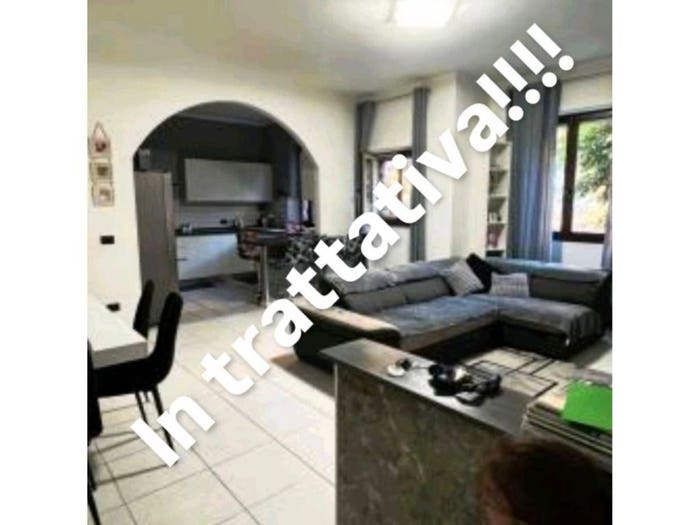 Appartamento trilocale in vendita in Via Fratelli Rosselli, Centro, Cesano Boscone