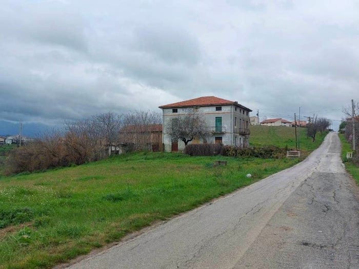 Casa con 6 locali in vendita in Via Lentesco, Castel Frentano