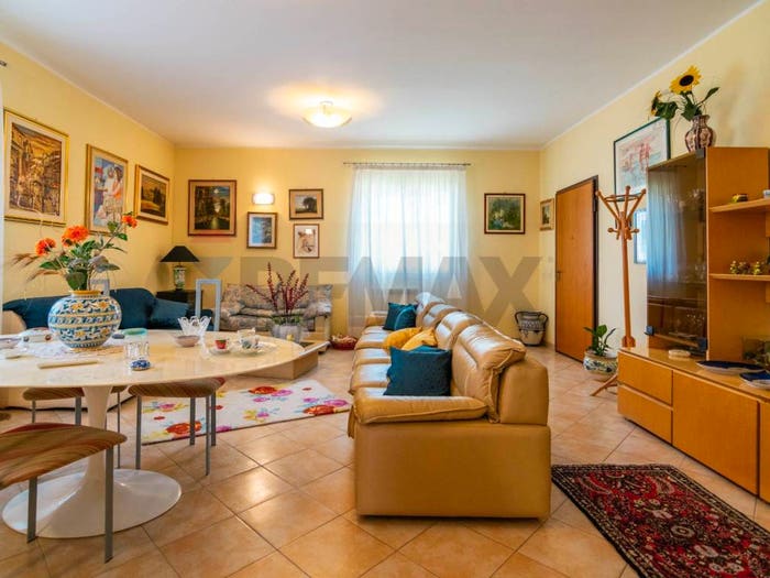 Casa con 6 locali in vendita in Via Dell'Atleta, Centro, Misterbianco
