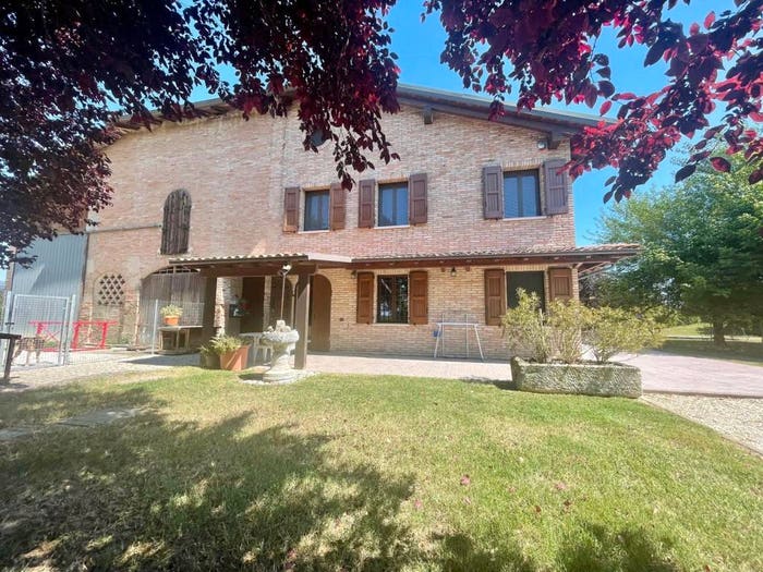 Casa con 5 locali in vendita in Centro, Crevalcore