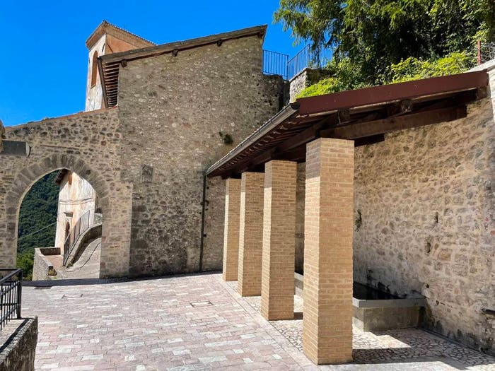 Appartamento quadrilocale in vendita in Sant'Anatolia di Narco