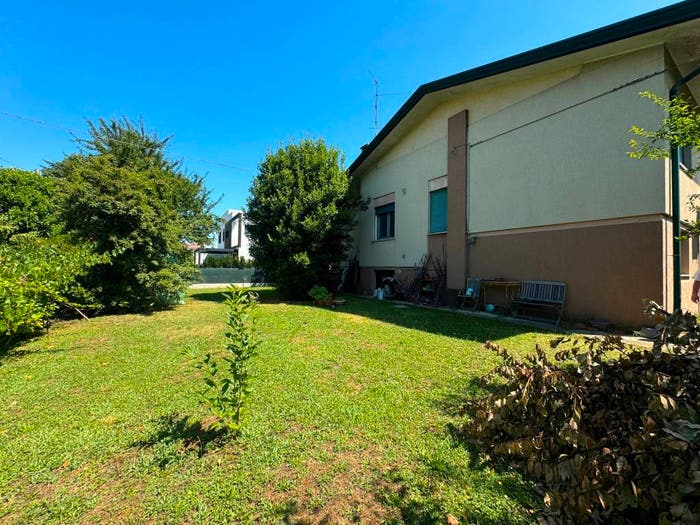 Casa con 6 locali in vendita in Via Rovereto, Castelfranco Veneto