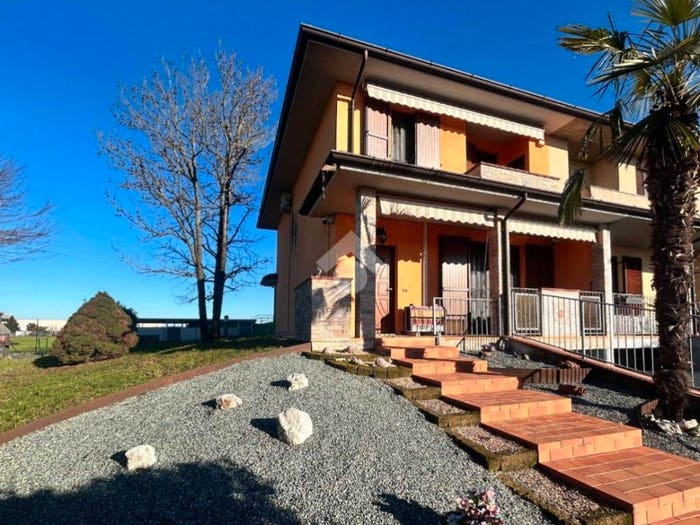 Casa quadrilocale in vendita in Via Novella, Centro, Casaletto Ceredano
