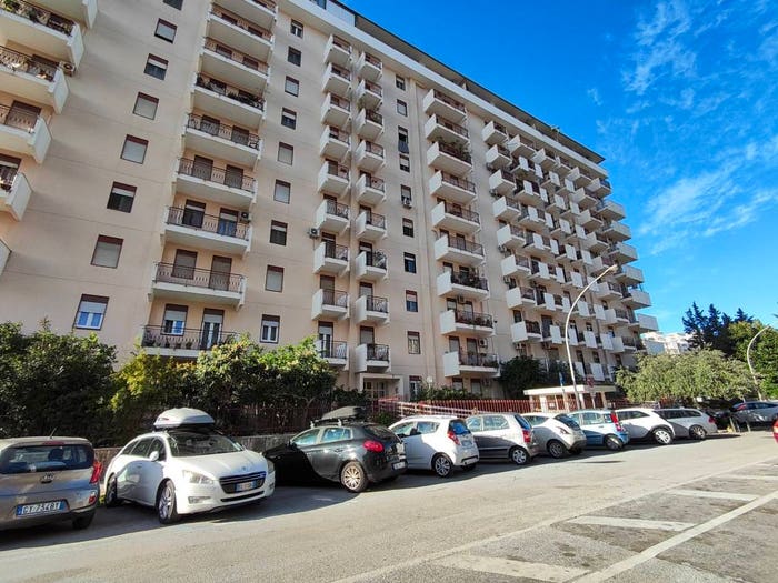 Appartamento con 5 locali in vendita in Via Mariano D'Amelio, Montepellegrino, Palermo