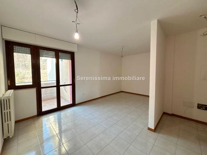 Appartamento quadrilocale in vendita in Via delle Fragole, Trasanni, Urbino