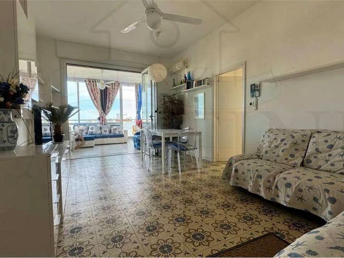 Appartamento con 5 locali in vendita in Viale Emilia No Number, Pinarella, Cervia