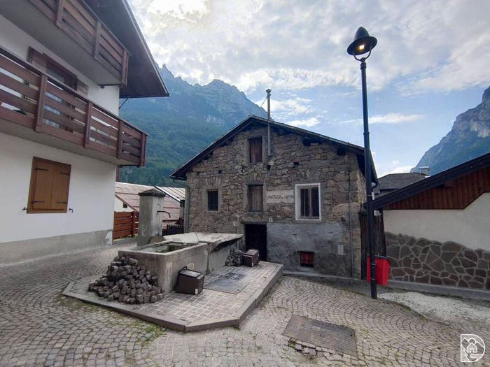 Appartamento con 5 locali in vendita in Piazza Piccola, Centro, Cencenighe Agordino