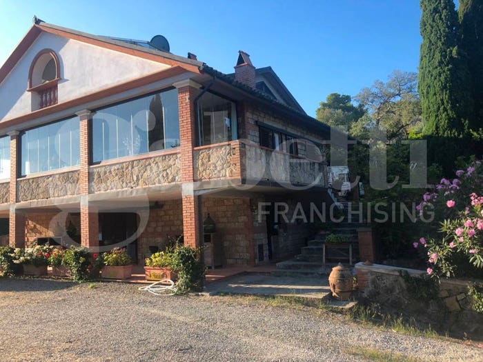 Casa con 6 locali in vendita in Massa Marittima