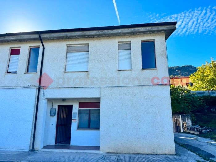 Appartamento con 5 locali in vendita in corso vittorio veneto, Cerro al Volturno