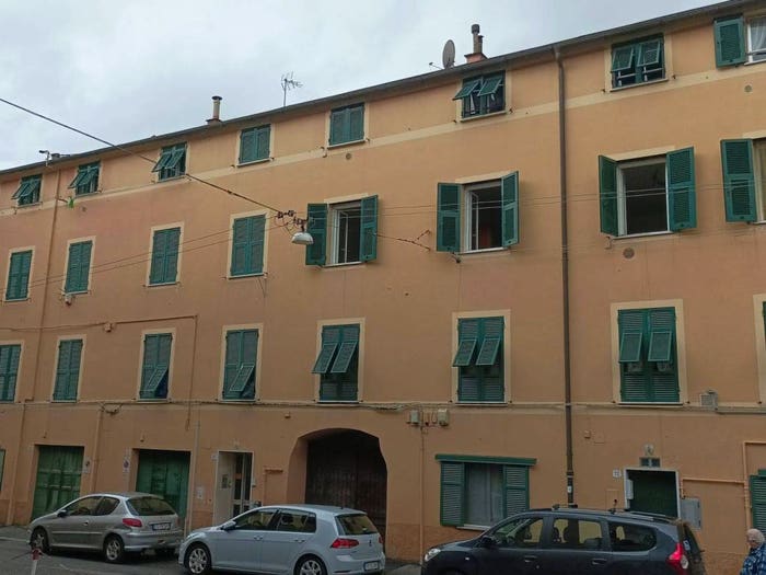Appartamento trilocale in vendita in Via Giuseppe Gallesi, Pontedecimo, Genova