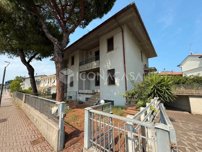 Casa trilocale in vendita in Viale Gino Cecchini, Porto Canale di Ponente, Cesenatico