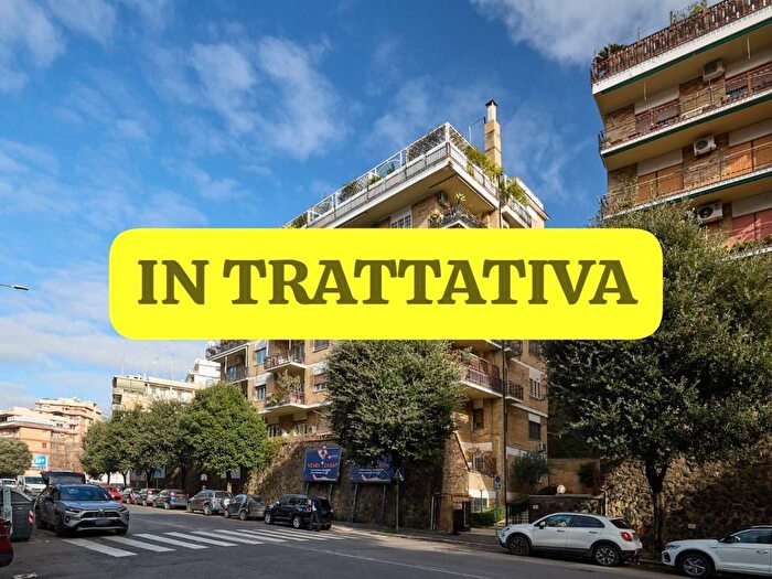 Appartamento con 6 locali in vendita in Via di Donna Olimpia, Monteverde Vecchio, Roma