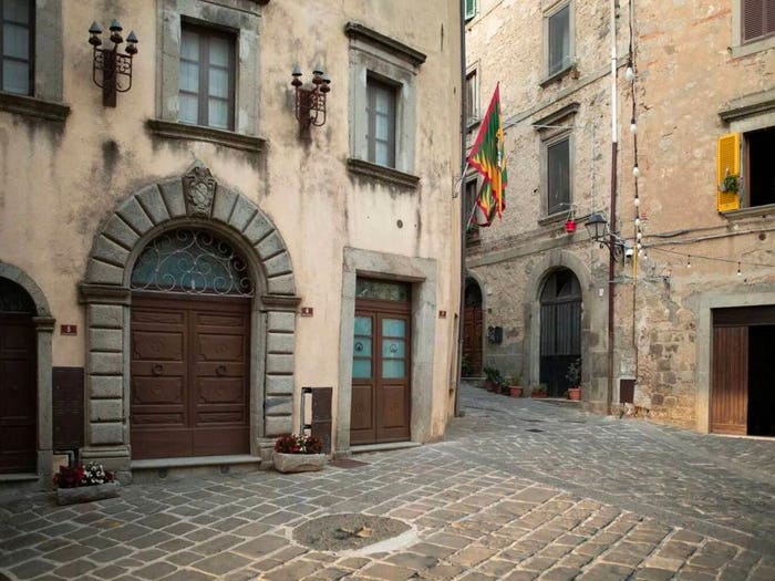 Casa con 6 locali in vendita in Via La Piana, Centro, Castel del Piano