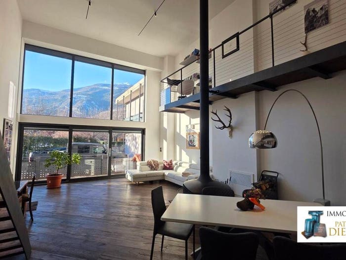 Appartamento con 5 locali in vendita in Via GrandEyvia, Centro, Aosta