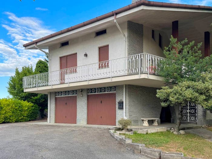 Casa con 6 locali in vendita in Via San Siro, Calosso