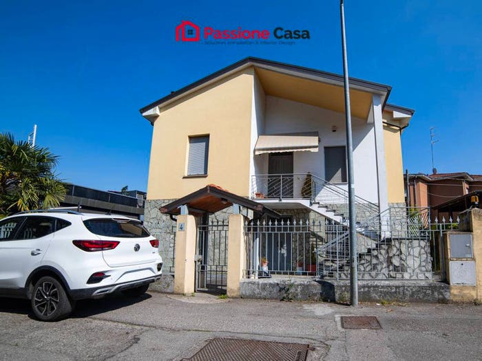 Casa con 6 locali in vendita in Villetta, Parma