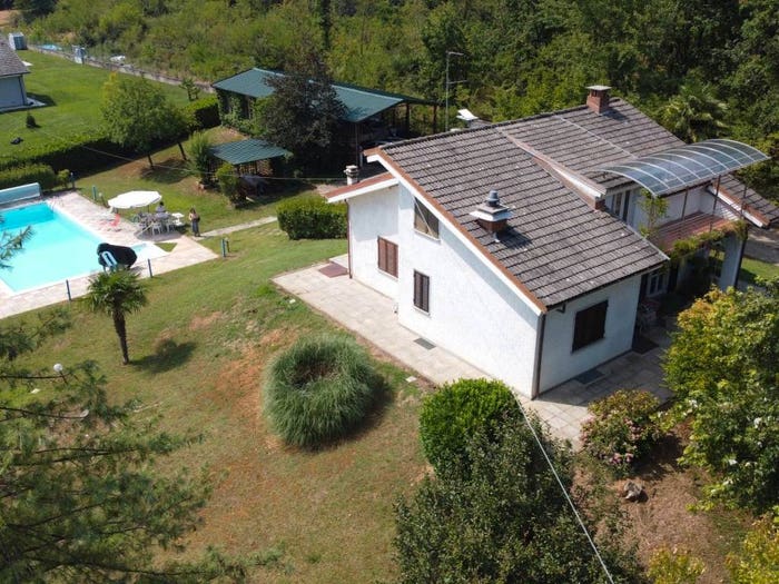 Casa con 6 locali in vendita in Frazione San Bernardo, Monteu Roero