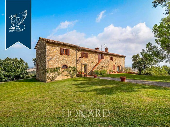 Casa con 6 locali in vendita in Collesalvetti