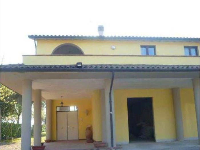Casa con 6 locali in vendita in San Nicolò di Celle Deruta PG, Centro, Deruta