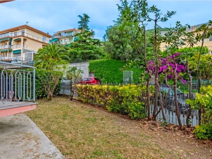 Appartamento bilocale in vendita in Via San Domenico, Centro, Pietra Ligure