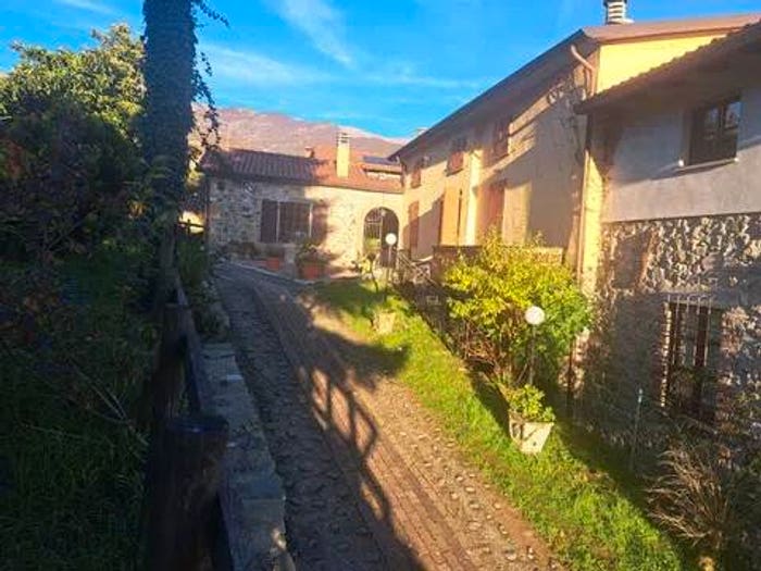 Casa con 6 locali in vendita in Corlaga, Bagnone