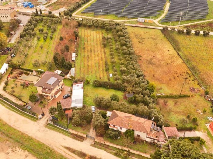 Casa con 6 locali in vendita in Via dell'Industria, Montarelli Via dei Giardini, Aprilia