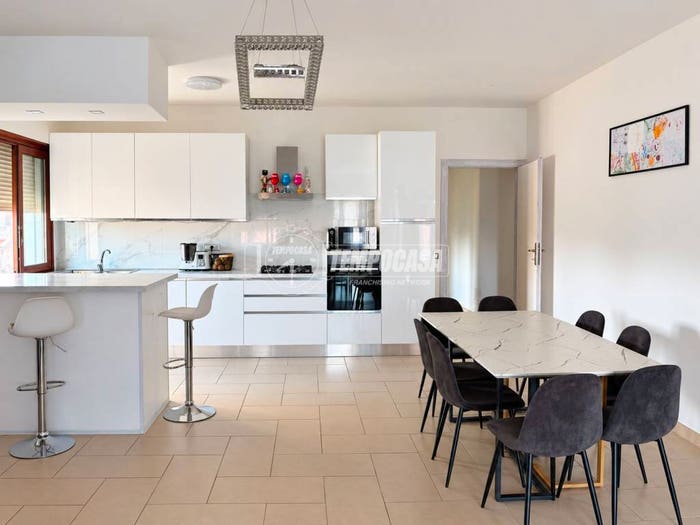 Appartamento trilocale in vendita in Via Carloforte, Centro, Oristano