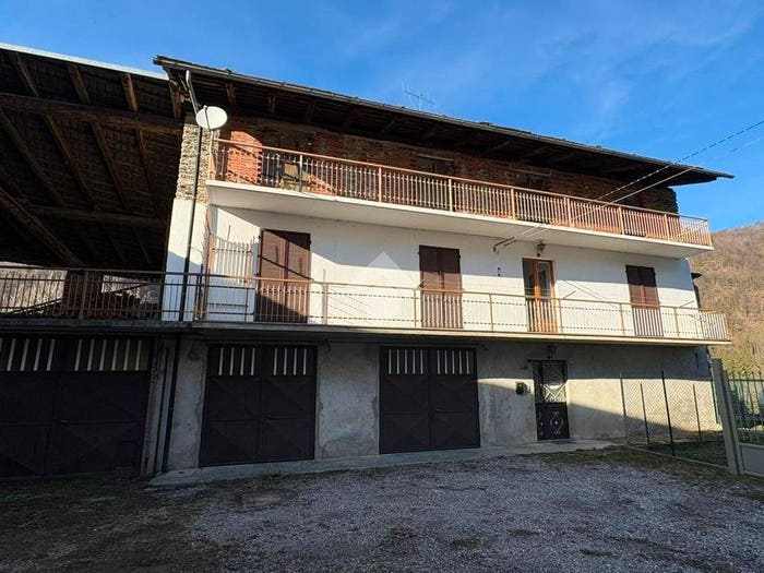 Casa con 6 locali in vendita in VIA TRE MARTIRI, Melle