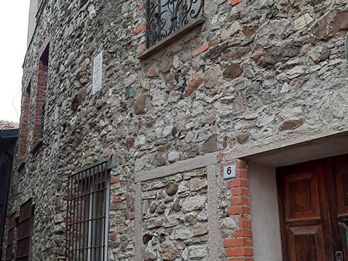Casa con 6 locali in vendita in Via Piave, Rovagnate, La Valletta Brianza