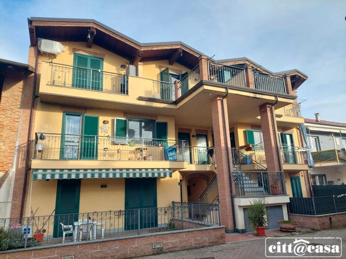 Appartamento quadrilocale in vendita in via Borgoratto, Centro, Torrazza Piemonte