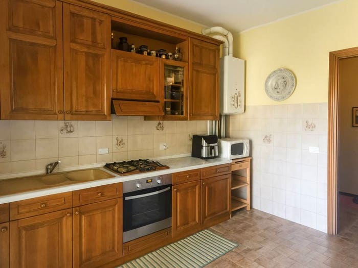Appartamento quadrilocale in vendita in Via Augusto Righi, Centro, Correggio