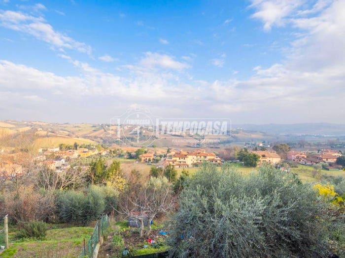 Appartamento trilocale in vendita in Borgo di Sopra, Centro, Corinaldo