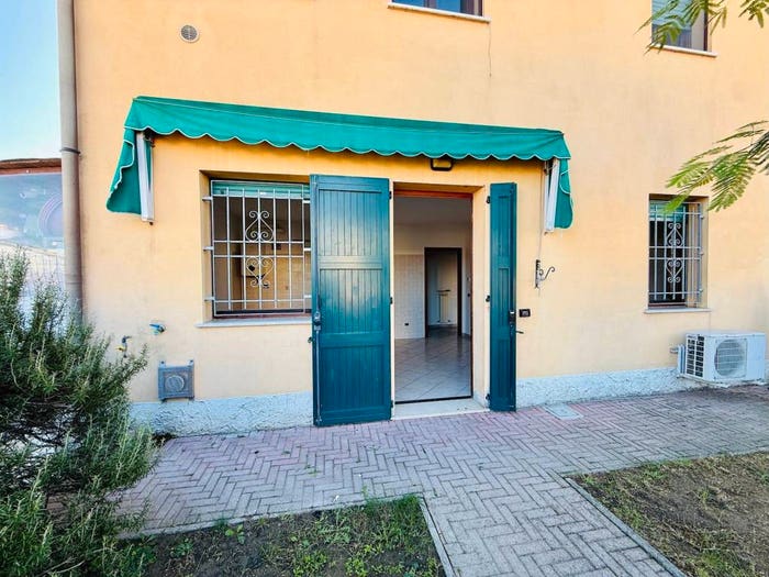 Appartamento trilocale in vendita in Via Statale, Dosso, Terre del Reno