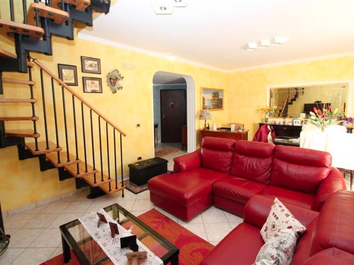 Appartamento con 6 locali in vendita in VIA GALENO, Carlentini Nord, Carlentini