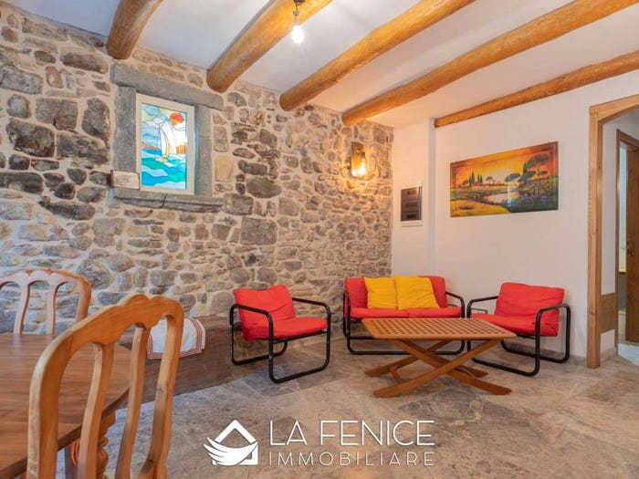 Casa con 6 locali in vendita in Strada Provinciale PignoneCasaleBorghetto Vara, Centro, Pignone