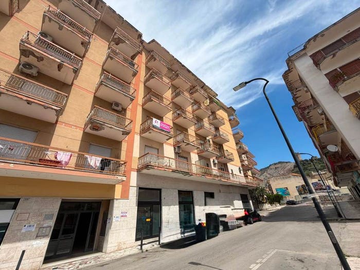 Appartamento trilocale in vendita in Via Mario Sena, Centro, Maddaloni