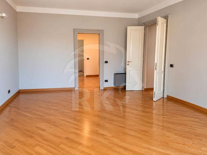 Appartamento con 5 locali in affitto in via farini, Castiglione Tribunale, Bologna
