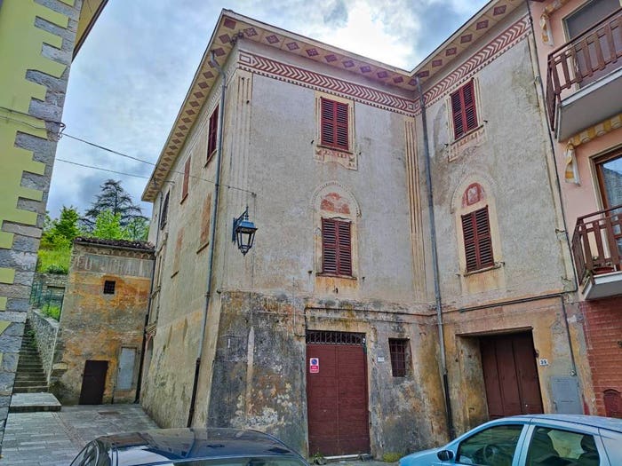 Casa con 6 locali in vendita in Piazza Sant'Ambrogio, San Giovanni San Bernardino, Bettola