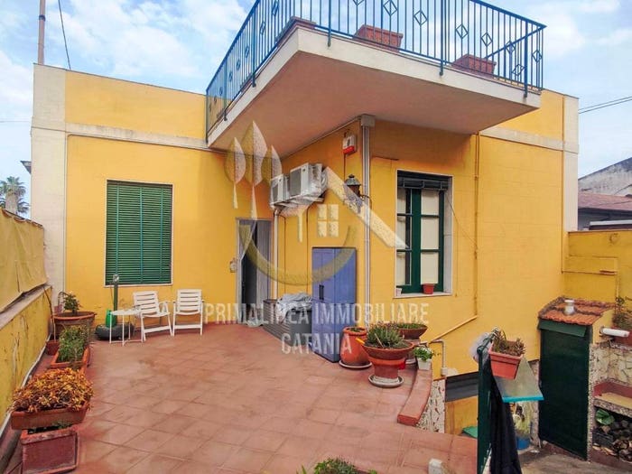 Casa con 5 locali in vendita in Via Pietro Novelli, Barriera Leucatia, Catania