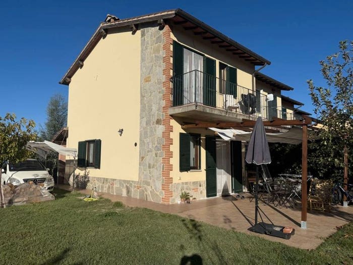 Casa quadrilocale in vendita in viale console flaminio, Centro, Tuoro sul Trasimeno