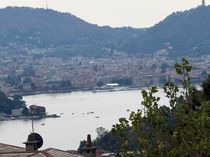 Appartamento trilocale in vendita in Via Cesare Battisti, Cernobbio