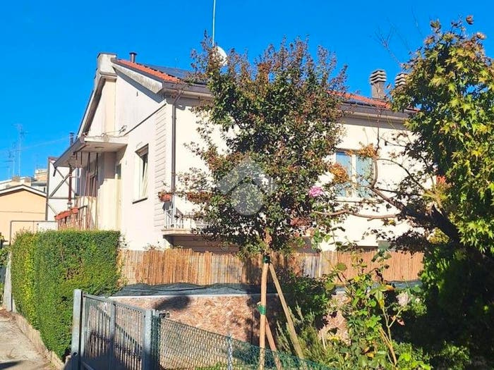 Casa trilocale in vendita in Via V Bellini, Centro, Bagnacavallo