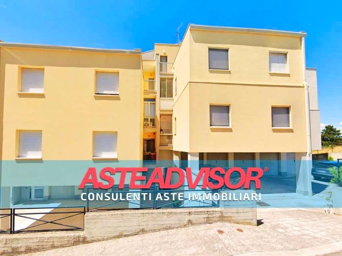 Appartamento con 6 locali in vendita in Via Francesco Conte, Centro, Matera