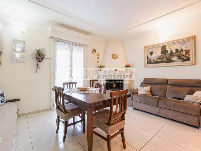 Appartamento trilocale in vendita in Via Giuseppe Garibaldi, Centro, Pavullo nel Frignano
