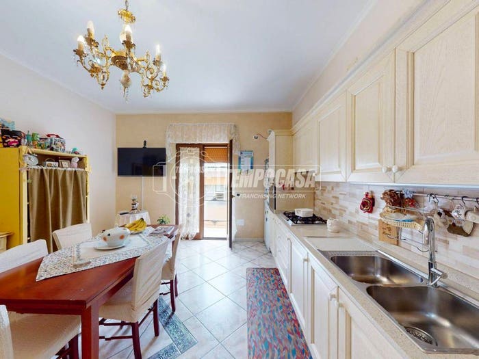 Appartamento quadrilocale in vendita in Via leonardo da vinci, Centro, Casoria